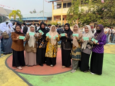 Pembagian Masker dari Bupati HSU