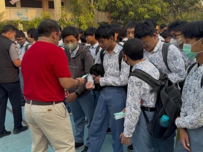 Pembagian Masker dari Bupati HSU