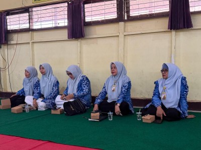 Sosialisasi Visi Misi Sekolah dan TKA dengan Orang Tua Siswa Kelas XII di SMAN 1 Amuntai