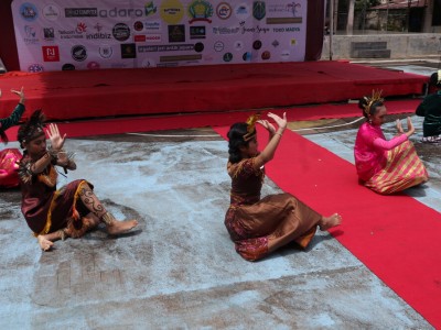 Lomba Tari