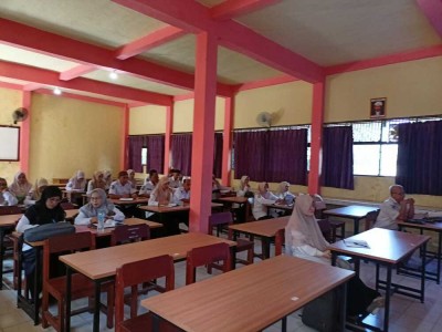 IHT Peningkatan Kompetensi Dewan Guru SMAN 1 Amuntai Day - 3