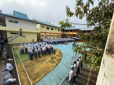 Kegiatan Upacara Memperingati Hari Pendidikan Nasional