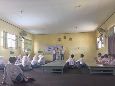 Kegiatan Sosialisasi Debat B.inggris