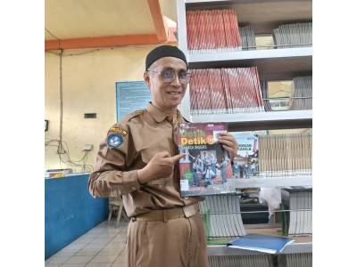 Mencari Buku di Rak Buku