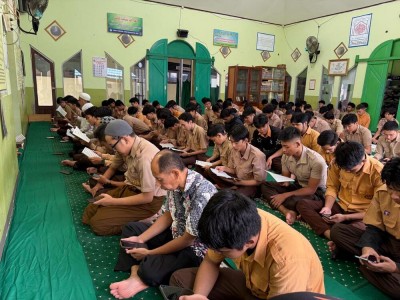 Pembacaan Surah Yasin, Waqiah, Almulk