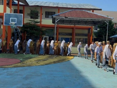 Kegiatan Upacara Apel Pagi Senin 20 April 2026