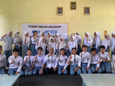 Kegiatan Sosialisasi Debat B.inggris