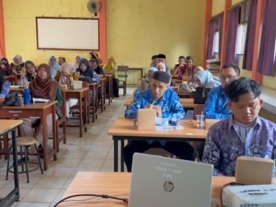 Bapak Ahmad Zaini, S.Pd