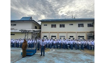 Upacara Bendera Senin, 15 September 2025 di SMAN 1 Amuntai