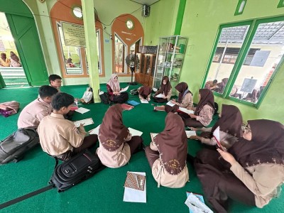 Kegiatan Jumat Bersama Guru Wali