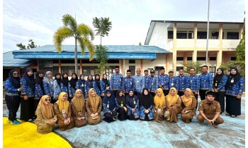 Upacara Bendera Hari Pahlawan Nasional di SMAN 1 Amuntai Meneladani Semangat Juang Pahlawan untuk Membangun Generasi Unggul