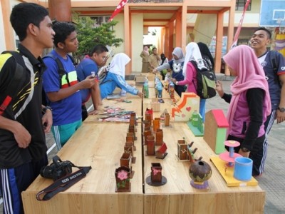 Hasil kriya kayu yang di buat siswa