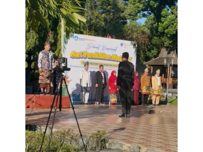 Upacara Memperingati Hari Pendidikan Nasional