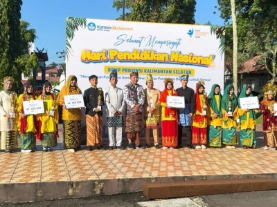 Penyerahan Penghargaan Lomba Reels IG Idul Fitri dan Anak Indonesia Hebat Provinsi Kal -Sel