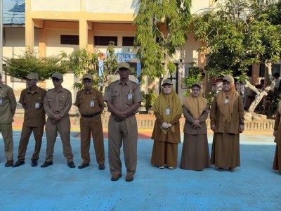 Perkenalan Dewan Guru dan Staff 