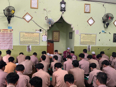 Shalat Hajat dan Doa Bersama Kelas XII dalam Persiapan Menghadapi TKA