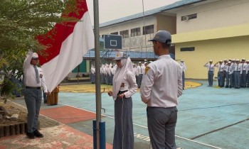 Upacara Apel Pagi Senin di SMAN 1 Amuntai Menumbuhkan Disiplin, Nasionalisme, dan Semangat Menjadi Pemimpin