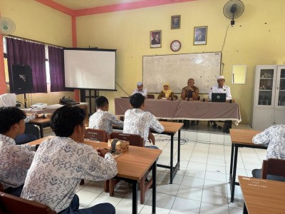 Sosialisasi Bahaya Radikalisme Serta Pencegahan dan Pembatasan Narkoba Kepada Generasi Muda