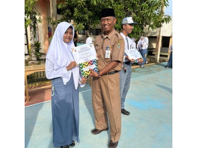 Pemberian Apresiasi Anggota Perpustakaan Teraktif 