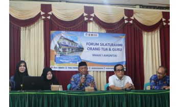 Forum Silaturahmi Orang Tua dan Guru Kelas XII