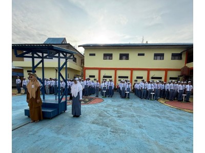 Kegiatan Upacara Apel Pagi Senin 27 April 2026