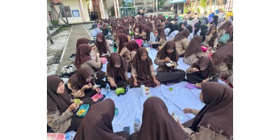 Jumat Bergizi Makan Bekal Bersama