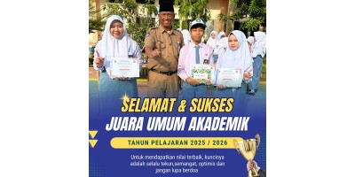 Penyerahan Piagam dan Hadiah Siswa berprestasi