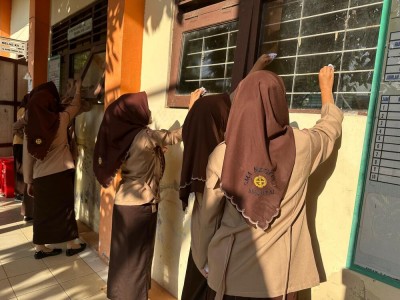 Kegiatan Jumat Bersih 